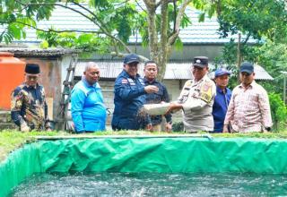 Saat Bupati Alfedri Senang Melihat Kampung Sawit Permai