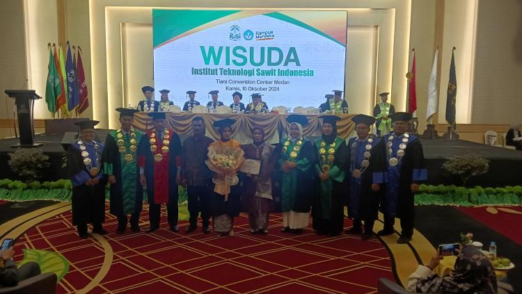 ITSI Medan Gelar Wisuda, Sejumlah Pengusaha Sawit Tampak Hadir