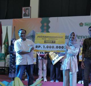 Bangga, Yuli Bisa Menjadi "Pembuka Jalan" bagi Peserta Program Beasiswa Sawit BPDPKS Lainnya
