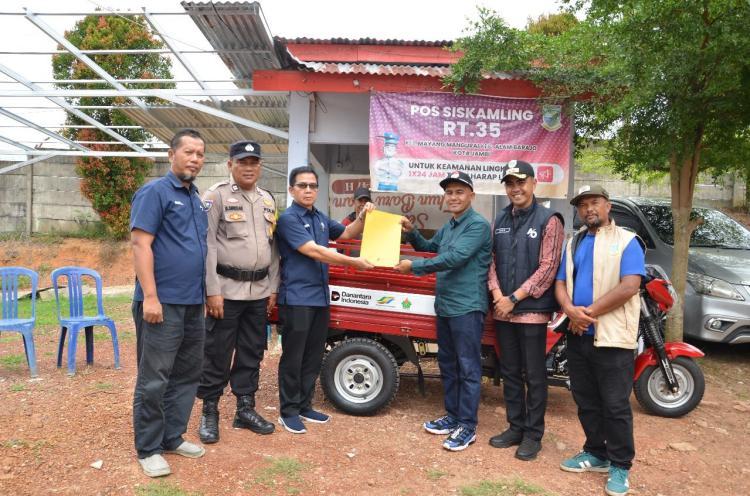 Realisasikan Program TJSL, PTPN IV Regional IV Serahkan Kendaraan Angkut Sampah di Jambi