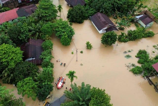 Banjir Landa Sumbar, Sejumlah Fasilitas di Perkebunan Sawit Ikut Terdampak   