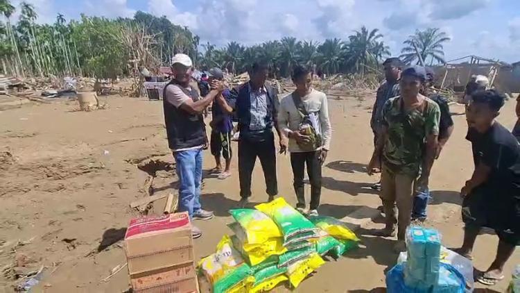 Diantarkan Langsung ke Beberapa Desa, SPKS Bantu Korban Banjir di Aceh Utara