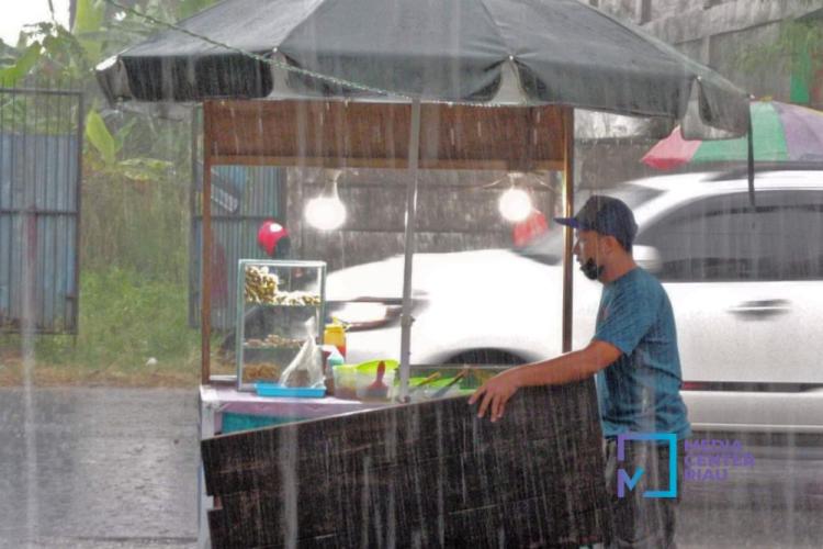 BMKG Ingatkan Petani dan Pelaku Usaha Sawit untuk Meningkatkan Kewaspadaan