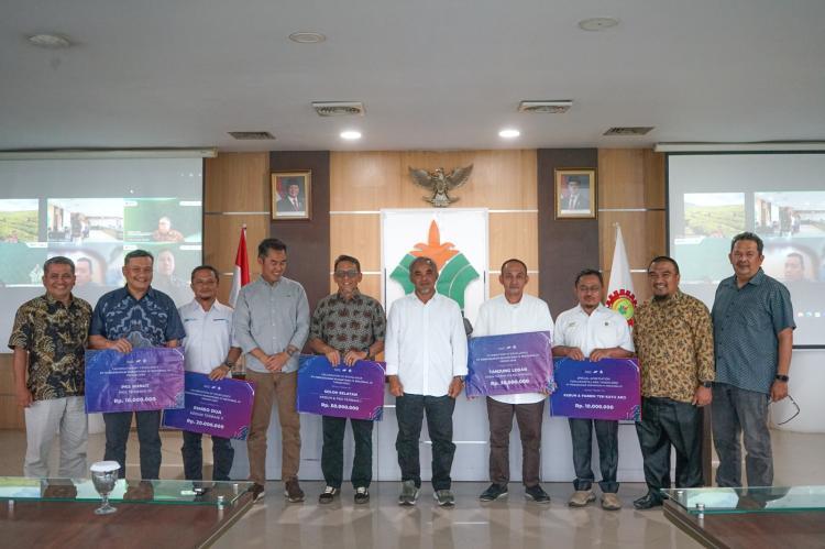 PTPN IV Regional IV Berikan Penghargaan kepada Kebun dan PKS Terbaik, Ini Daftarnya
