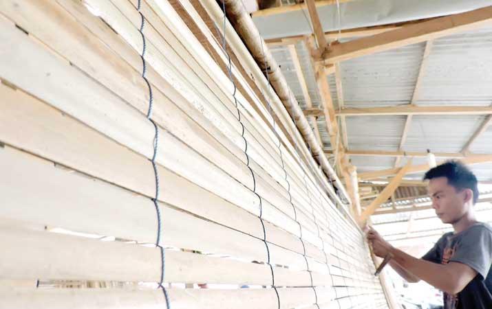 Usaha Krey Sawit dan Sapu Lidi di Lebak Ciptakan Perputaran Ekonomi hingga Miliaran Rupiah/Bulan