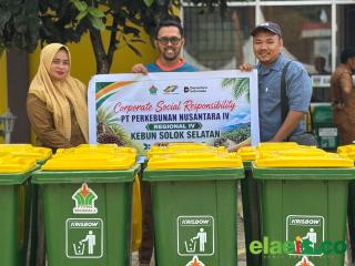 PTPN IV Serahkan 10 Tong Sampah untuk Destinasi Wisata di Solsel Sumbar